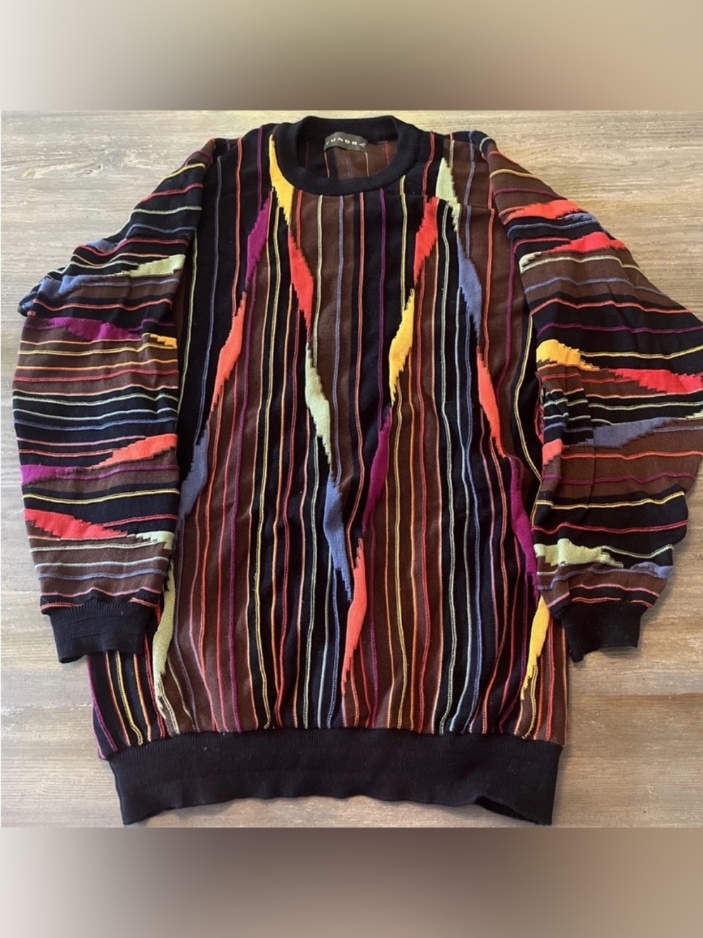 VTG Tundra crewneck Sweater 3D Knit COLOURFUL made in Canada 100 % Cotton SZ M